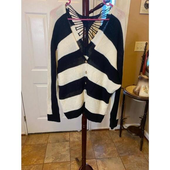 Mine Tops - Women's Mine Striped Crocheted Back Sweater - Size M - Black/White